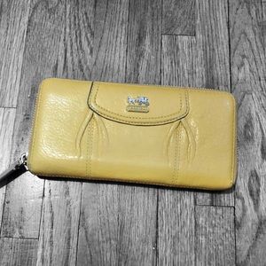 coach | yellow wallet